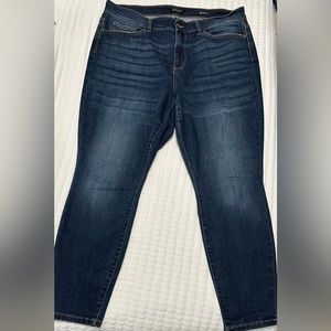 New without tags Judy Blue High Rise Relaxed Fit Skinny Jeans, dark wash